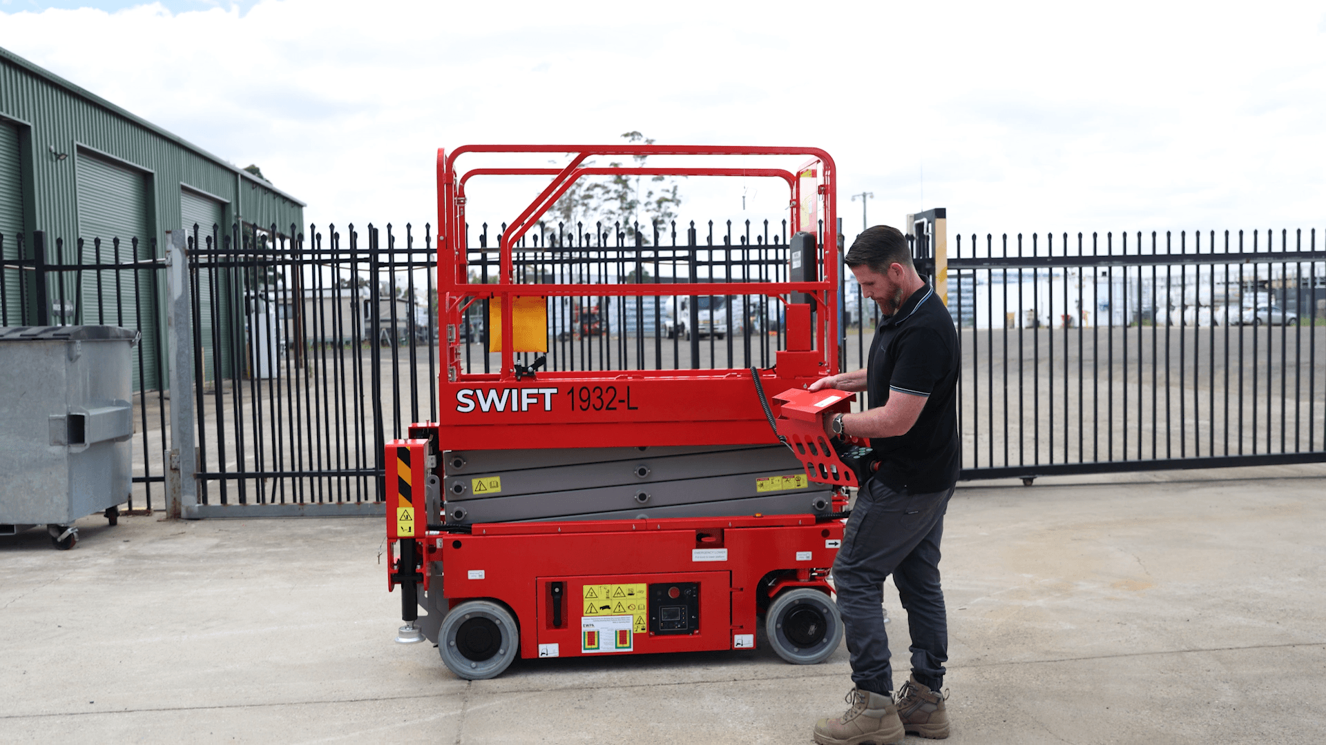 Swift 1932-L electric scissor lift